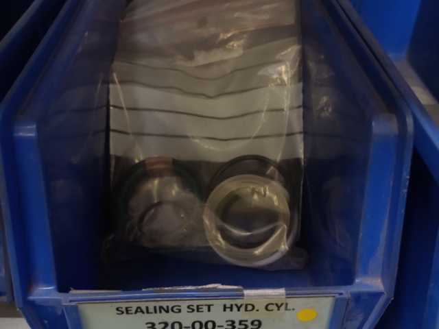SEALING SET FRO HYD. CYL.
